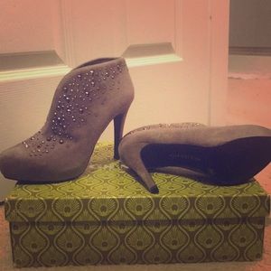 Gianni Bini booties